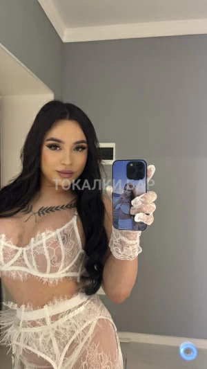 Транс-девушка  Adelina