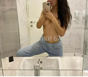 Проститутка  ;)  Камилла