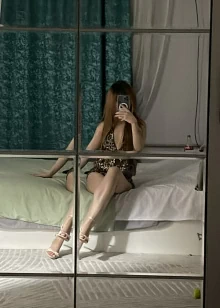 Камила на выезд