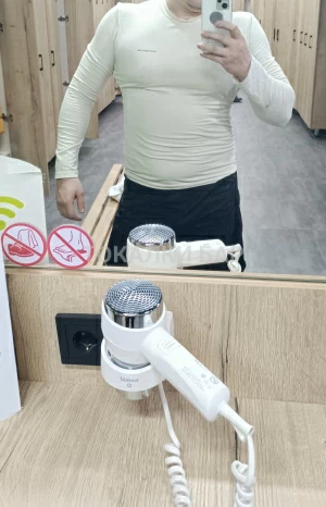 Парень  ANUAR