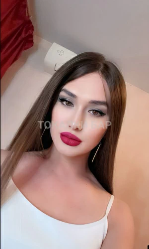 Транс-девушка  Leyla
