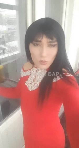 Транс-девушка  Карла Алиева